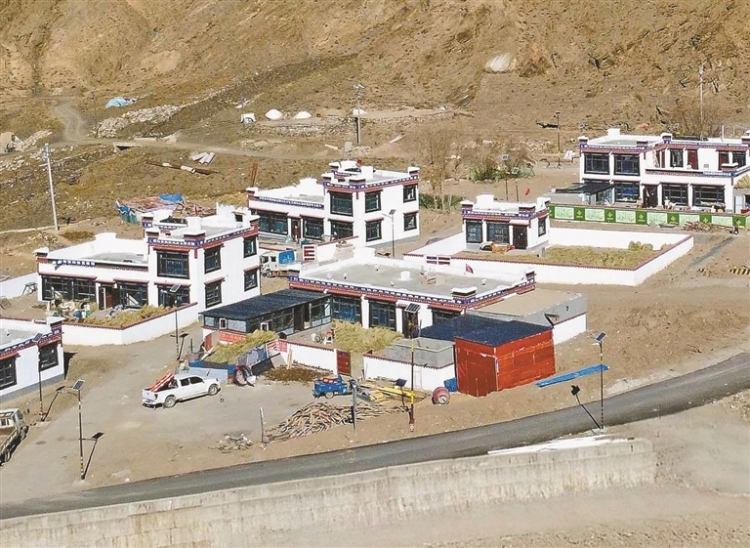 再访震后古荣,新居落成,村民笑逐颜开—朝着更幸福的日子稳稳前行