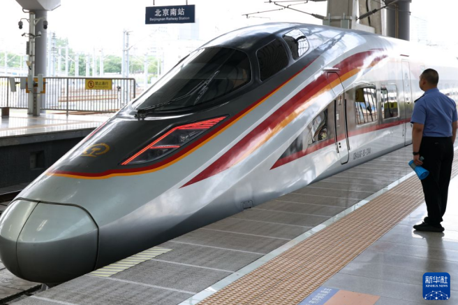 一“忙”一“暖”两条路:京沪高铁15年,青藏铁路20年