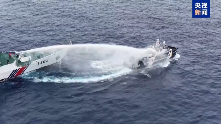 视频丨菲多艘船只侵闯我黄岩岛领海 中国海警依法驱离画面公布