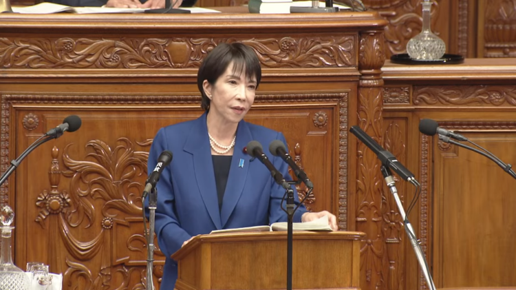 日本新首相“鹰派”施政方针引担忧