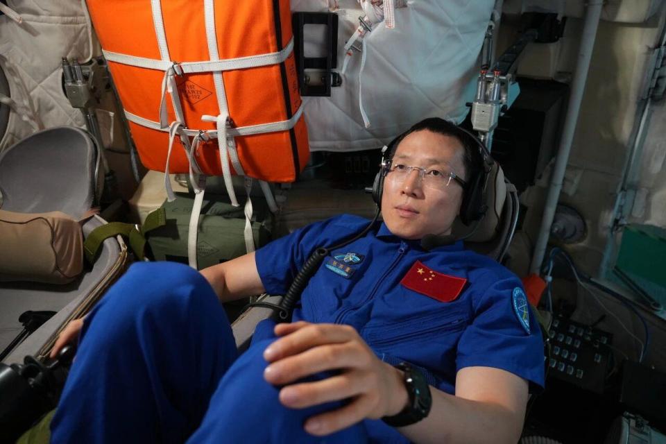 “神二十一”飞天在即 乘组地面训练精彩瞬间→