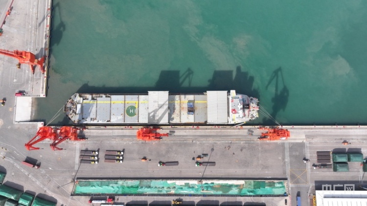 行进的海岸线丨3D+AI赋能全球航线枢纽 “蓝色动能”连刷世界纪录