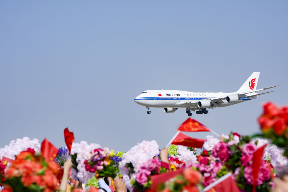 “开创新疆更加美好的明天”——习近平总书记率中央代表团出席新疆维吾尔自治区成立70周年庆祝活动纪实