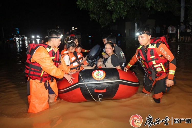 广西各地各部门闻“汛”而动——勠力同心战台风 众志成城护家园