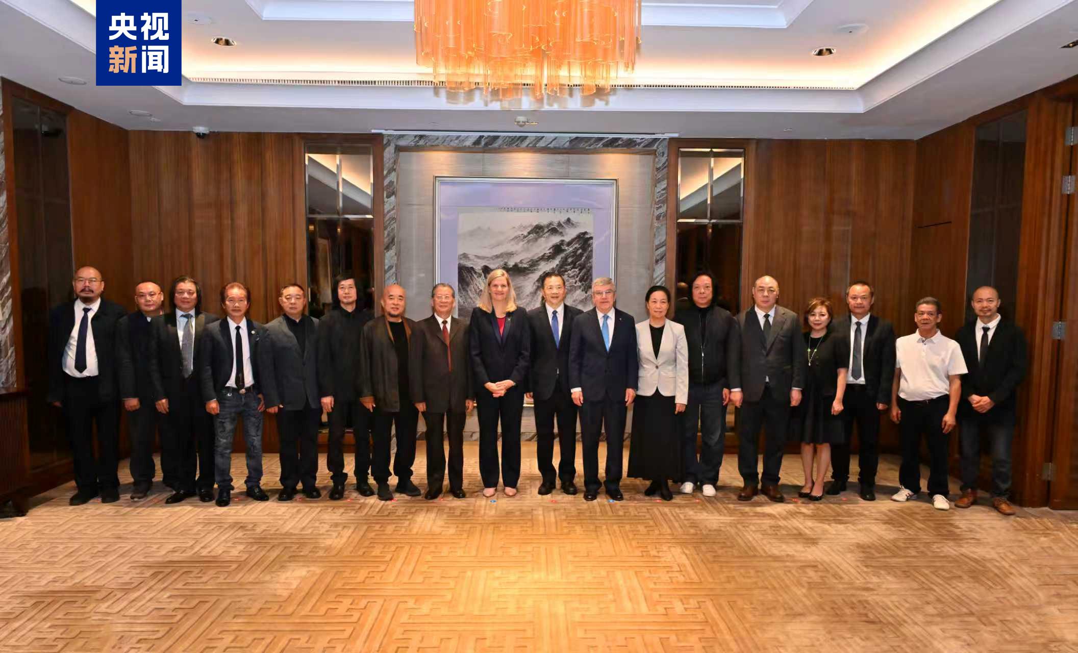 签约!中央广播电视总台与国际奥委会达成2026—2032年奥运会版权长款协议 总台2026年米兰冬奥会报道标识发布
