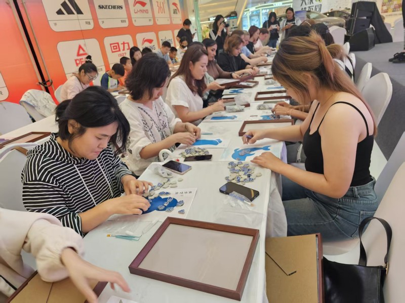 자기의 정취, 국내외 청년이 함께 그리는 청화의 꿈...옌타이 즈푸구 문화행사, 새로운 국내외 교류의 다리 놓다_fororder_图片 1