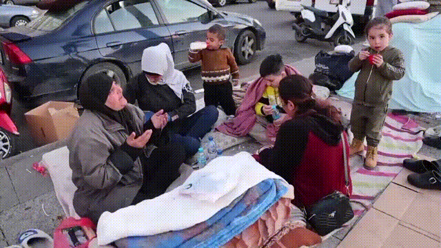 听鉴世界 | 以色列打击黎巴嫩导致78万民众流离失所 许多人在街头靠施舍度日