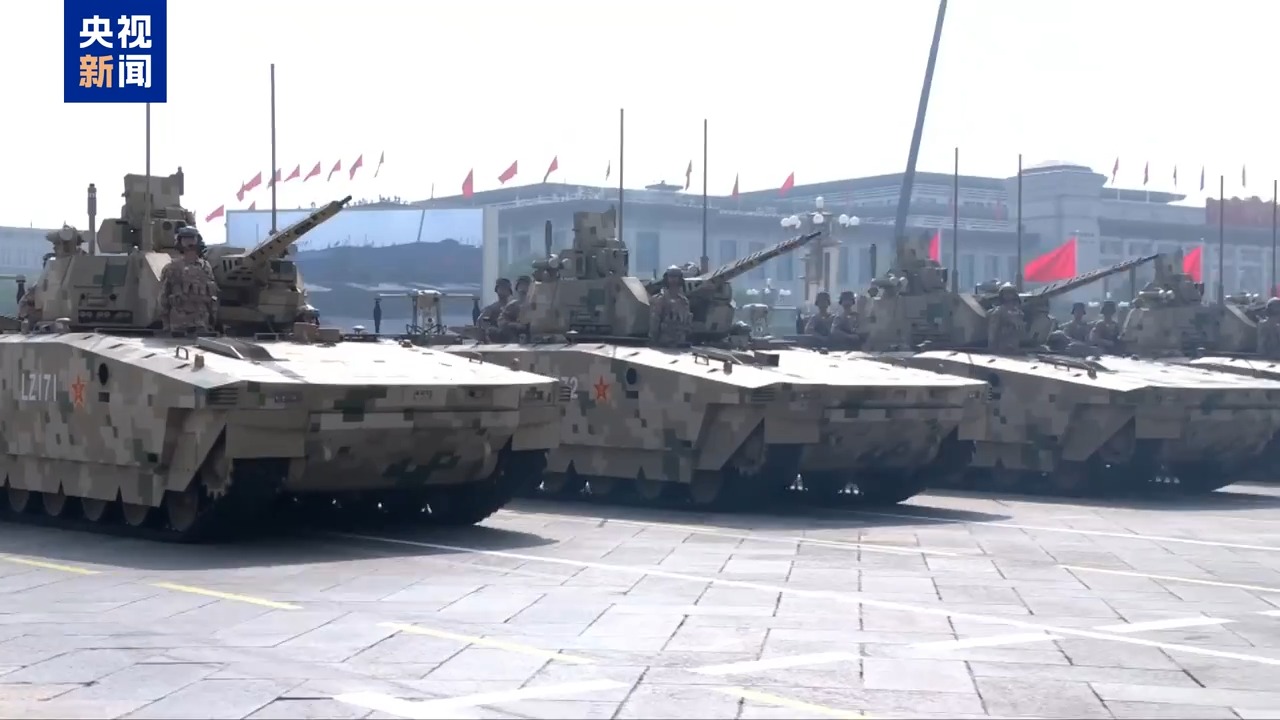 新一代装甲装备震撼亮相!九三阅兵中的钢铁洪流升级了