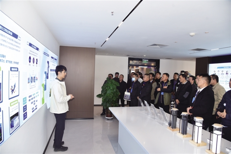 聚焦固态电池产业 开辟高质量发展新路径_fororder_乌海25103002_s