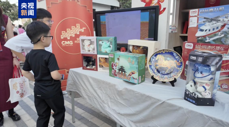 传统年俗与科技同框 总台马年春晚宣传片点亮迪拜“欢乐春节”巡游