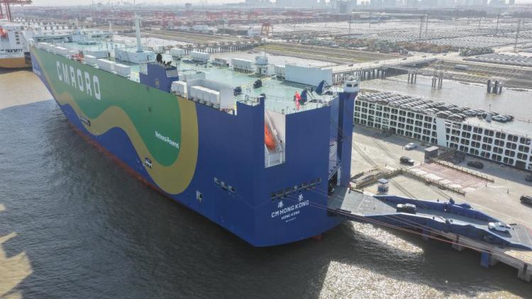 江苏太仓汽车出口持续增长_fororder_20251211_092849_002