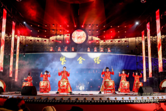 318米巨塔映心愿 南京鼓楼紫金塔跨年夜解锁青春奋进新场景_fororder_IMG_1461