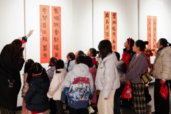 中外同享艺术年味 盐城市美术馆让传统文化惠民年味浓_fororder_微信图片_20260218124042_41_18
