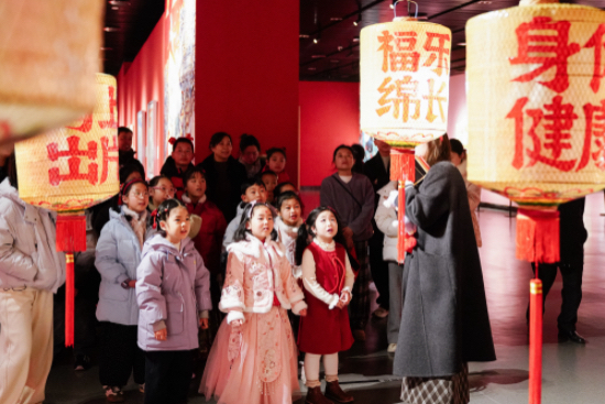 中外同享艺术年味 盐城市美术馆让传统文化惠民年味浓_fororder_微信图片_20260218124040_39_18