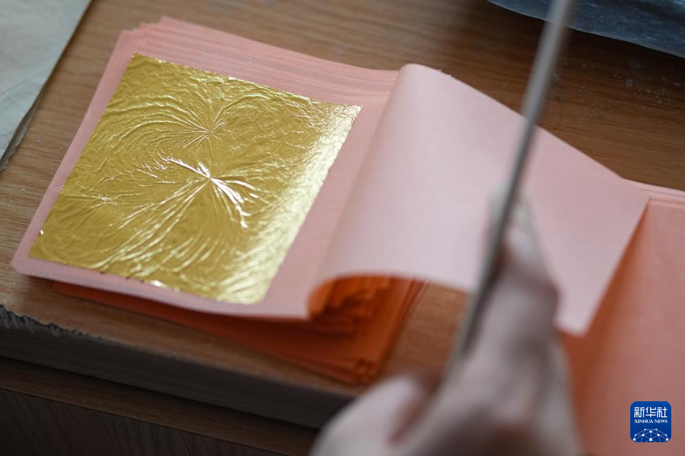 新春走基层丨江苏南京:金箔焕彩 策马迎春_fororder_20260212_091420_007