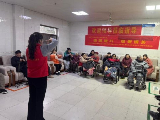 盐城市社会组织孵化基地:情暖腊八 敬老情长_fororder_图片 1