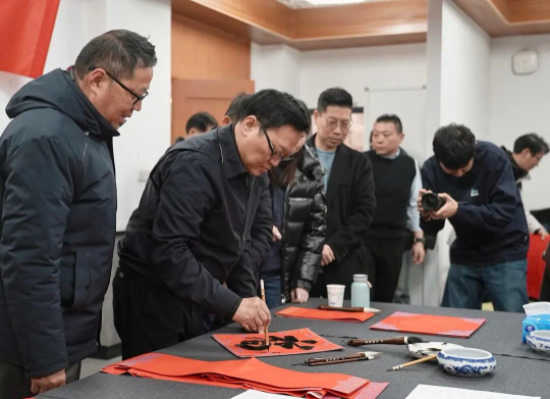 红韵铸魂墨香传福——马年迎春送福活动深耕宁海中学,赋能学子成长与文化传承_fororder_IMG_3934