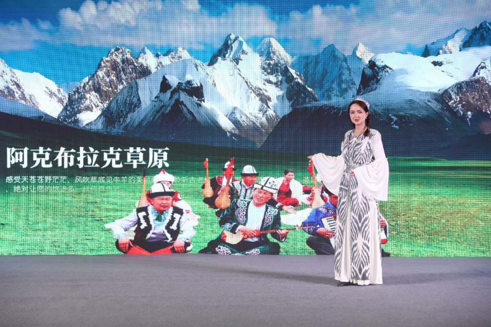 非遗合作现“王炸组合” 新疆苏州开启文旅合作新篇章