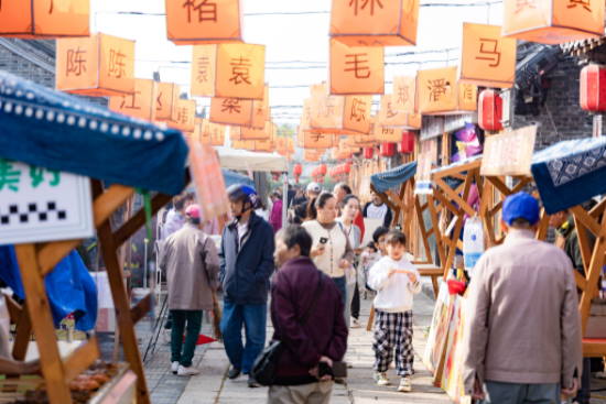 南通崇川:唐闸古镇花卉市集启幕 “花”式解锁秋日消费新场景_fororder_IMG_9988
