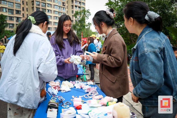 自贡高新区燊海社区第二届“邻里节”温情启幕