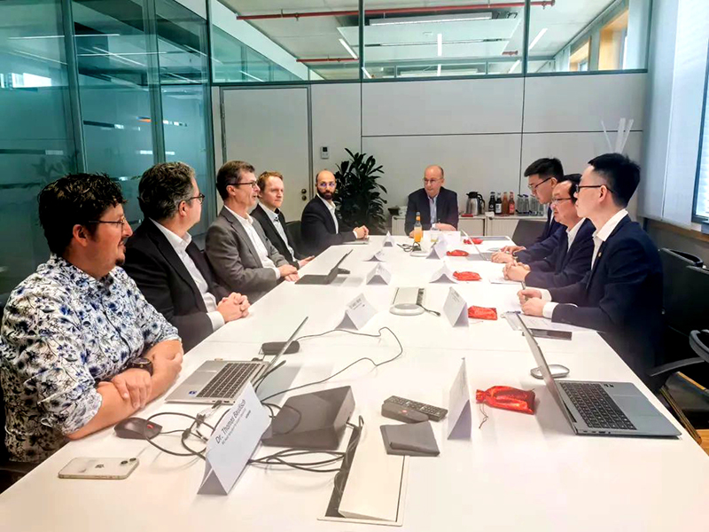 加快推进数字五粮液建设 曾从钦董事长调研西门子总部_fororder_曾从钦参加四川省代表团到访西门子公司座谈交流-供图-五粮液集团