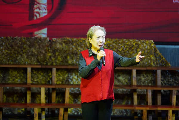 “薪火照征程,再颂英雄儿女”银发艺术团再现革命史诗_fororder_图片-2