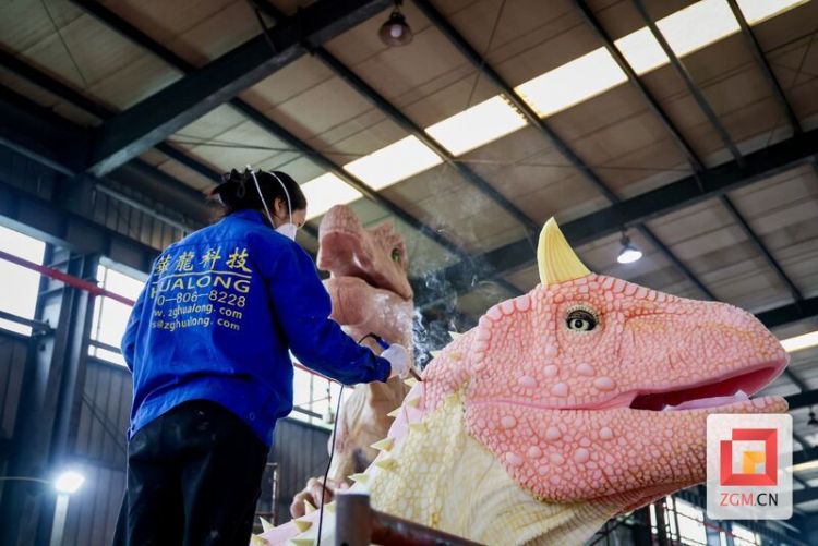 “智”龙行天下!看自贡仿真恐龙如何领跑全球赛道