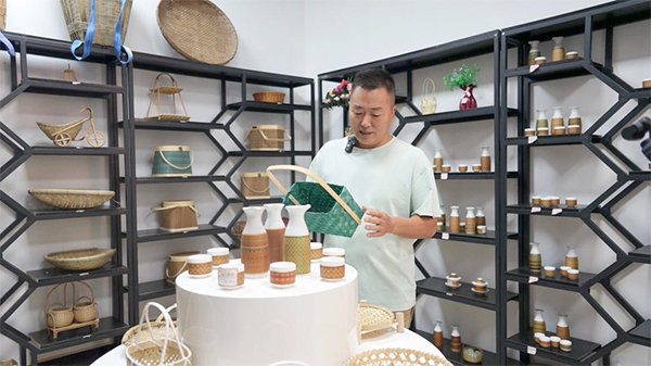 绵竹:桑果变“金果” 助推甘洛跑出农文旅融合“加速度”_fororder_未标题-2