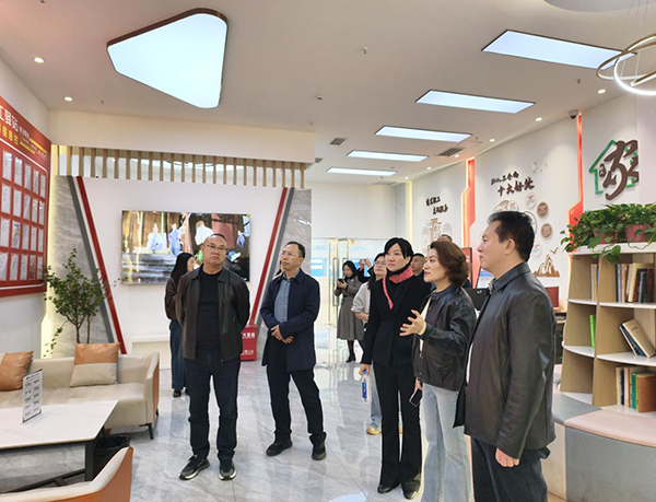 贵州省六盘水市总工会赴德阳旌阳区调研工会阵地数字化建设_fororder_图片-1