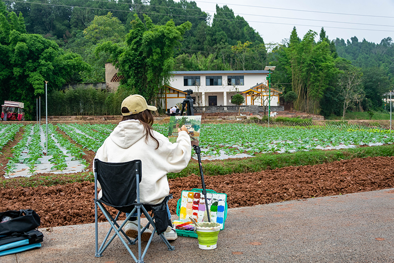 时代光影 百部川扬|资阳红碑社区:艺术乡村“联姻” 激活乡村振兴一池春水_fororder_美术写生