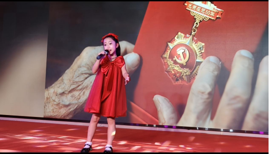 中国广电联合会少年儿童演艺工作委员会开展“军魂永驻·爱满人间《小手牵大手爱心同行》”特别公益活动