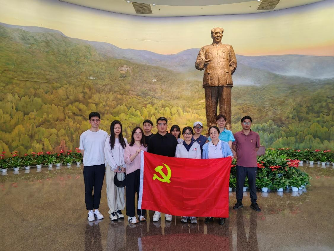 追寻红色足迹  赓续赶考初心 ——自律维权部党支部、网络委党支部赴香山革命纪念馆 开展主题党日联学共建活动_fororder_图片1