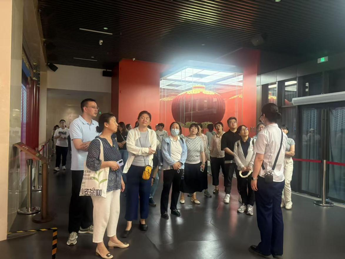 追寻红色足迹  赓续赶考初心 ——自律维权部党支部、网络委党支部赴香山革命纪念馆 开展主题党日联学共建活动_fororder_图片2