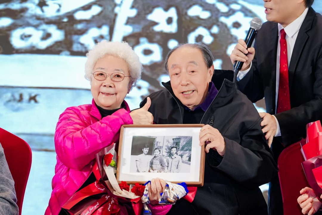 尊老敬贤传美德，德艺双馨映重阳——2025“重阳节百花敬老”在京举行