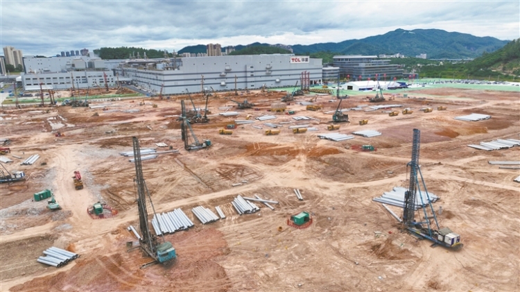 광저우일보: '추격'에서 '선도'로, '중국형 최고 디스플레이'의 역전 추월_fororder_14567961_oujy_1761047902381_s