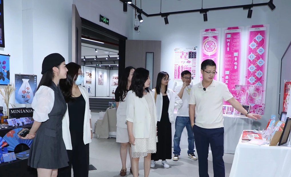 深化校友回湘合作 中南林涉外学院与校友企业佛山市密思木家具有限公司共建实习就业基地_fororder_图片15