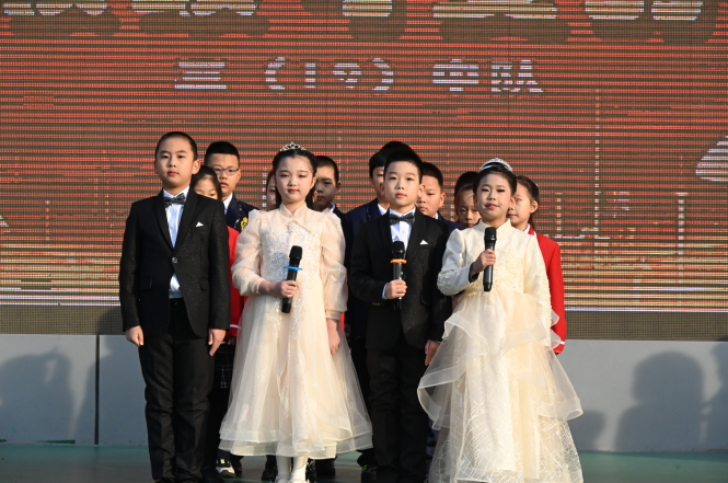 石家庄市东风西路小学爱国主义教育“弘扬抗美援朝精神 致敬最可爱的人”升旗仪式 石家庄市东风西路小学爱国主义教育“弘扬抗美援朝精神 致敬最可爱的人”升旗仪式