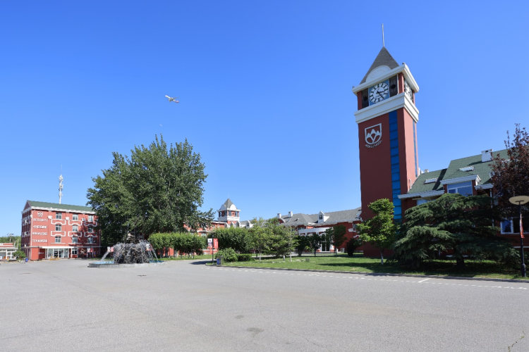 北京爱迪学校连续6年斩获牛剑录取 探秘这所学校凭什么？_fororder_.1