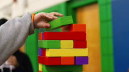 青岛支持幼儿园开设2至3岁幼儿托班