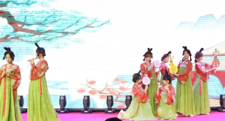 长春电子科技学院社团巡礼暨校园文化艺术节颁奖典礼圆满落幕_fororder_image001