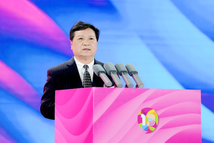 第十三届国际大学生时尚设计盛典在燕京理工学院举办 4.3万件作品共绘全球青年创意