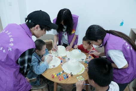 重庆城市科技学院开展“青春筑益·童心砼行”未成年人救助保护中心志愿服务活动_fororder_3