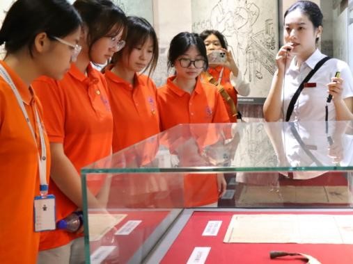 重庆城市科技学院：AR技术创新传承红色基因_fororder_1