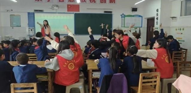 重庆城科走进永川区星湖小学开展口腔健康主题宣讲活动_fororder_3