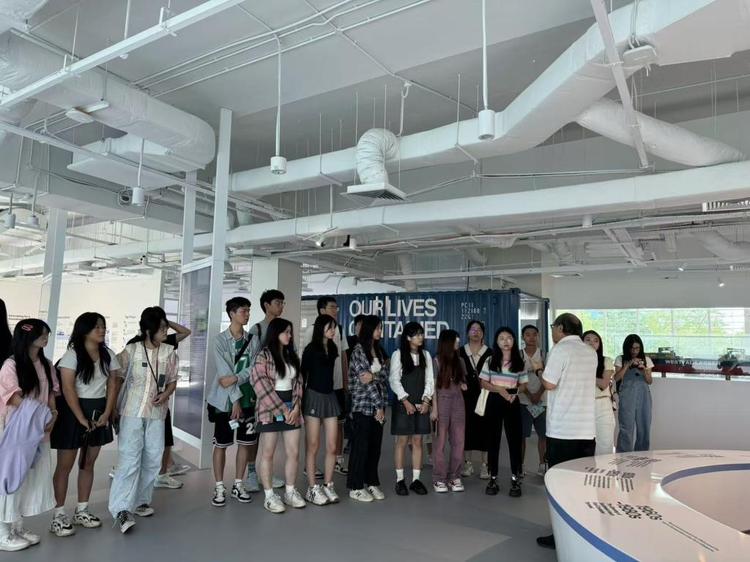广州新华国际学院师生赴新加坡开展社会实践活动