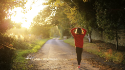 莫将心理疗愈简化为速成产品