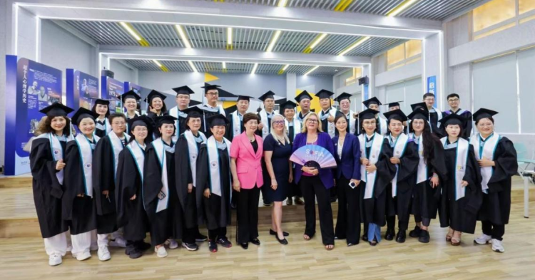 索菲亚大学50周年校庆暨2025届学生毕业典礼举行_fororder_图片12
