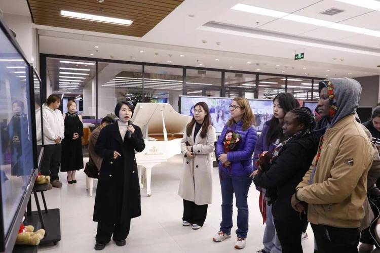 北京金融科技学院BUFT2024年剑桥微留学成果展交流热烈