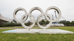 当奥运冠军走进思政课堂_fororder_wechat_2025-11-03_091835_042