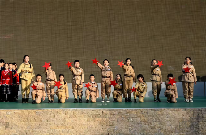 石家庄市东风西路小学爱国主义教育“弘扬抗美援朝精神 致敬最可爱的人”升旗仪式 石家庄市东风西路小学爱国主义教育“弘扬抗美援朝精神 致敬最可爱的人”升旗仪式